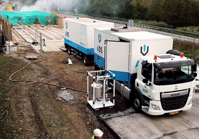 Treating waste water